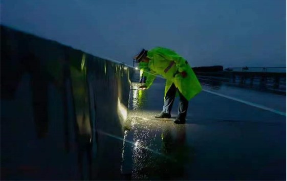 图片3.jpg 图片3.jpg