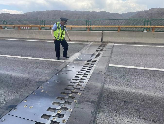 图片2.jpg 图片2.jpg